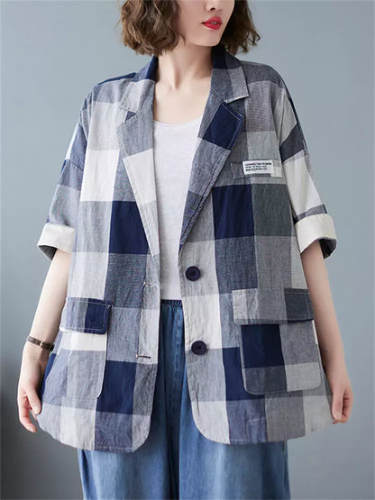 Damenblazer im Vintage-Stil mit Karomuster und kurzen Ärmeln, britischem Flair.