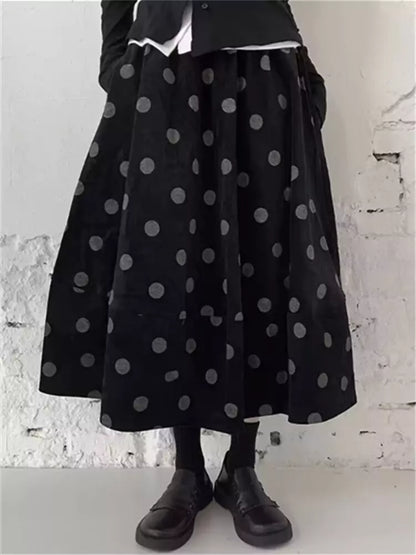 Retro-Cordrock mit Polka-Dots für Damen, ausgestellt