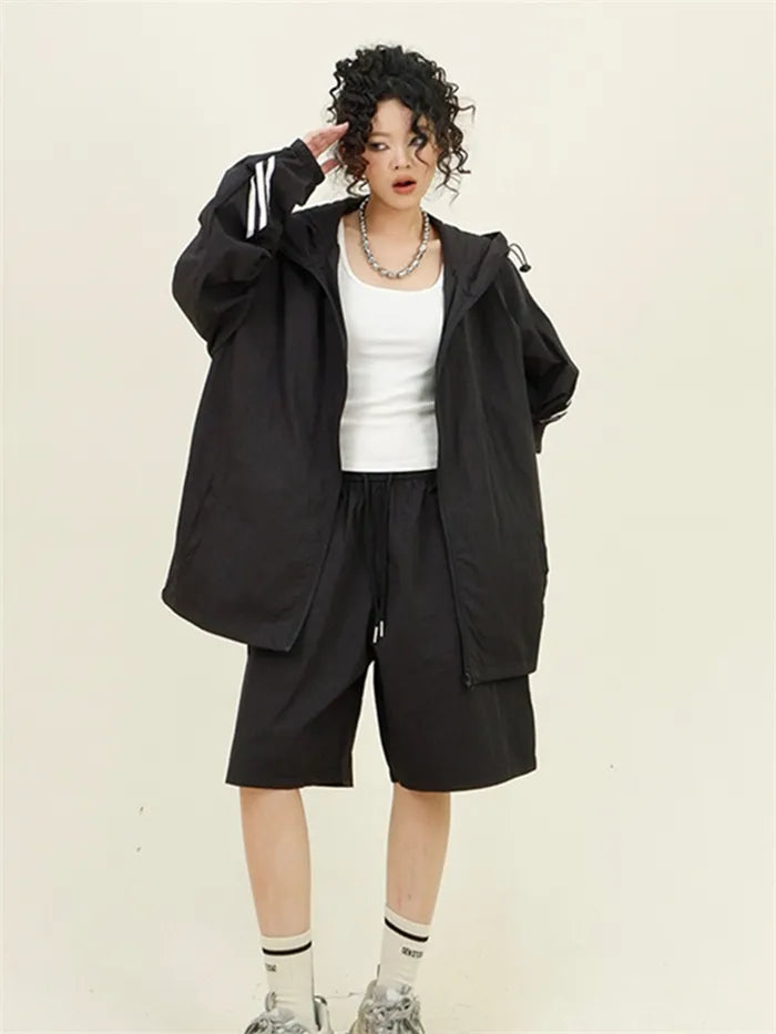 Damen-Sportswear-Set mit Streifenmuster, bestehend aus Jacke und Shorts, 2-teilig
