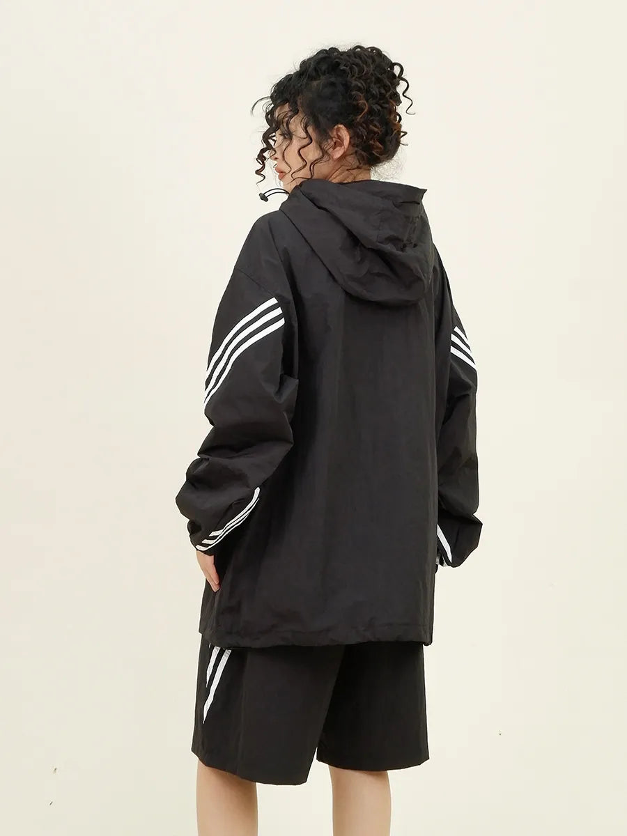 Damen-Sportswear-Set mit Streifenmuster, bestehend aus Jacke und Shorts, 2-teilig
