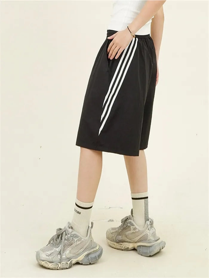 Damen-Sportswear-Set mit Streifenmuster, bestehend aus Jacke und Shorts, 2-teilig