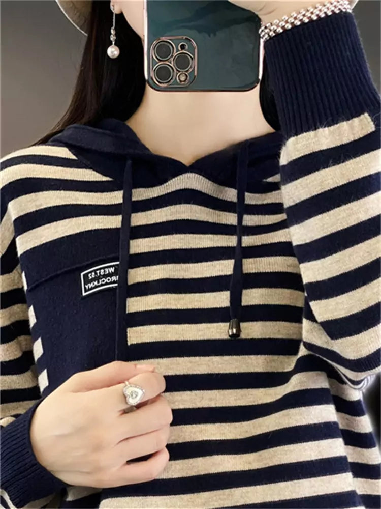 Damen-Strickpullover mit Kapuze und Streifen